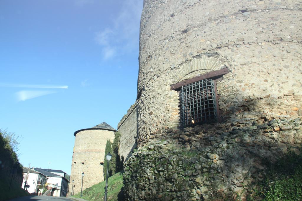 Venecia Bed&Breakfast Villafranca Del Bierzo Exterior photo